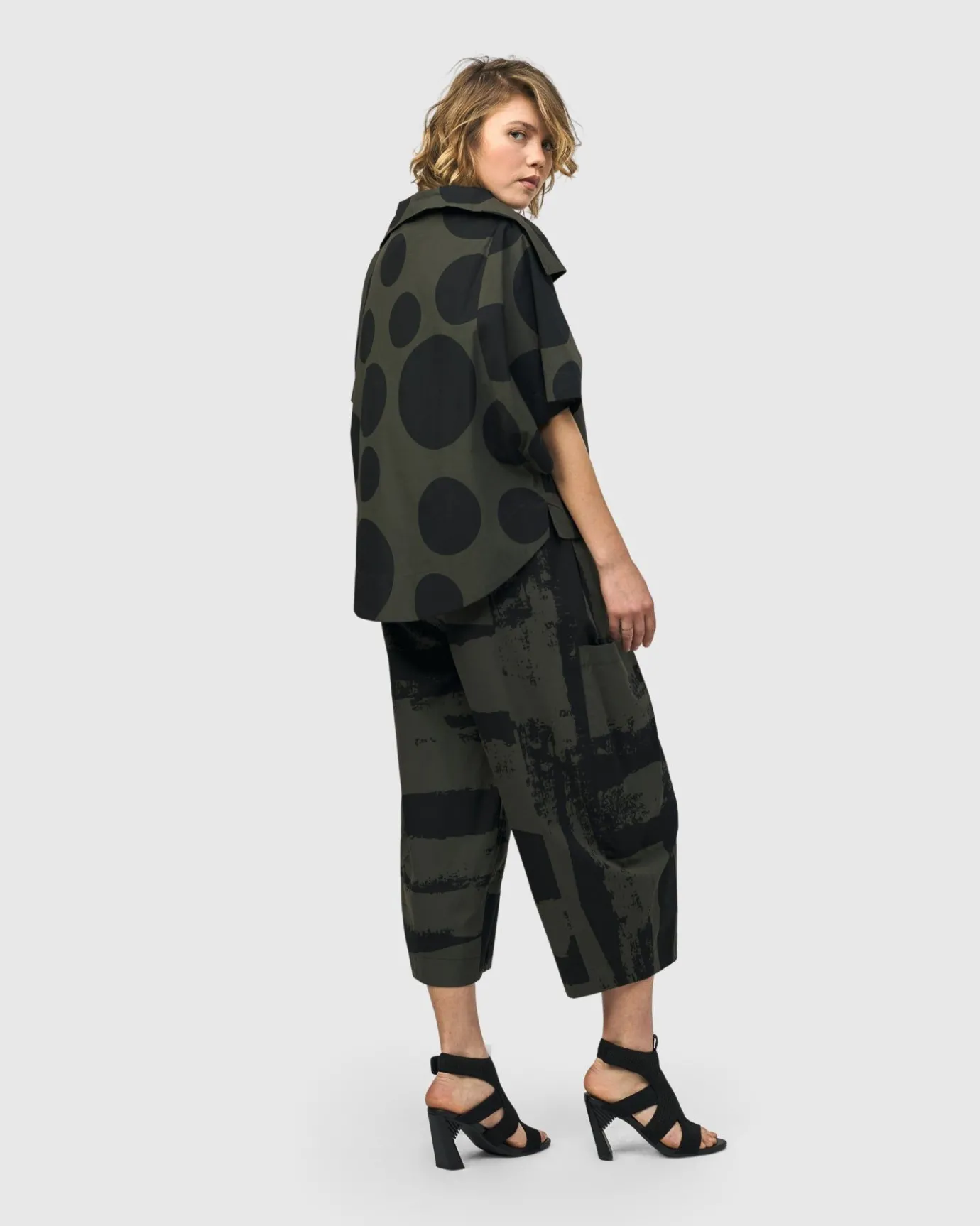 Women Alembika Jackets<Urban Dots Kiku Cape Jacket, Khaki