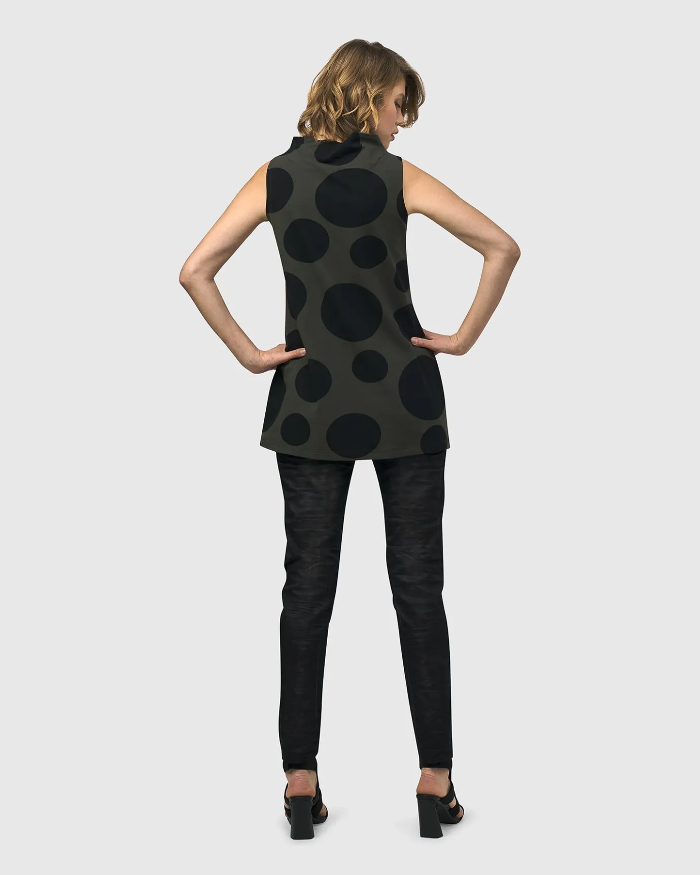 Women Alembika Plus<Urban Dots Sleeveless Mockneck Top, Khaki