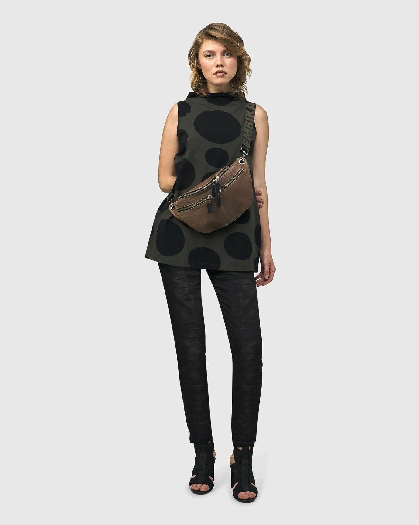 Women Alembika Plus<Urban Dots Sleeveless Mockneck Top, Khaki