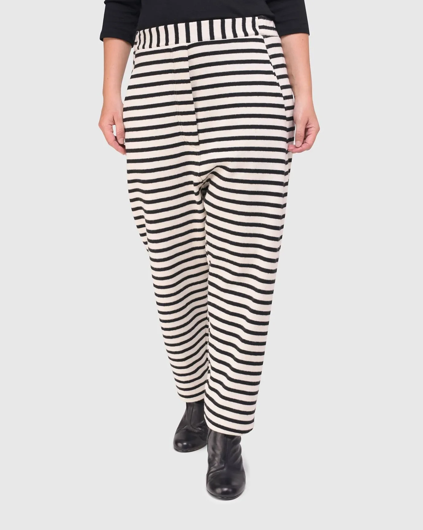 Women Alembika Pants & Skirts<Urban French Terry Trousers, Lines