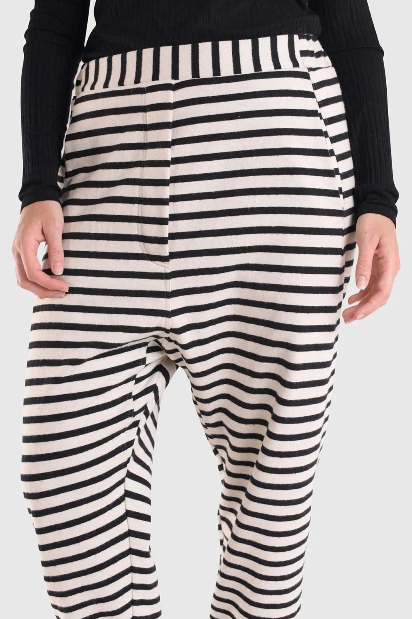 Women Alembika Pants & Skirts<Urban French Terry Trousers, Lines