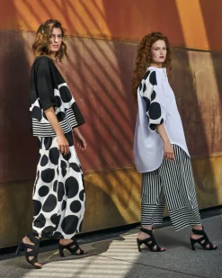 Women Alembika Tops & Tunics<Urban Rockefeller Dots Boxy Tee, Mono