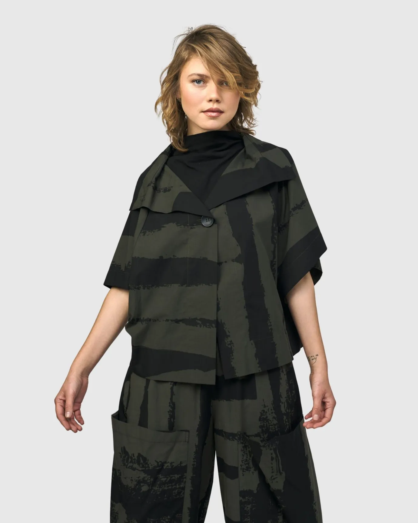 Women Alembika Jackets<Urban Sakura Cape Jacket, Khaki