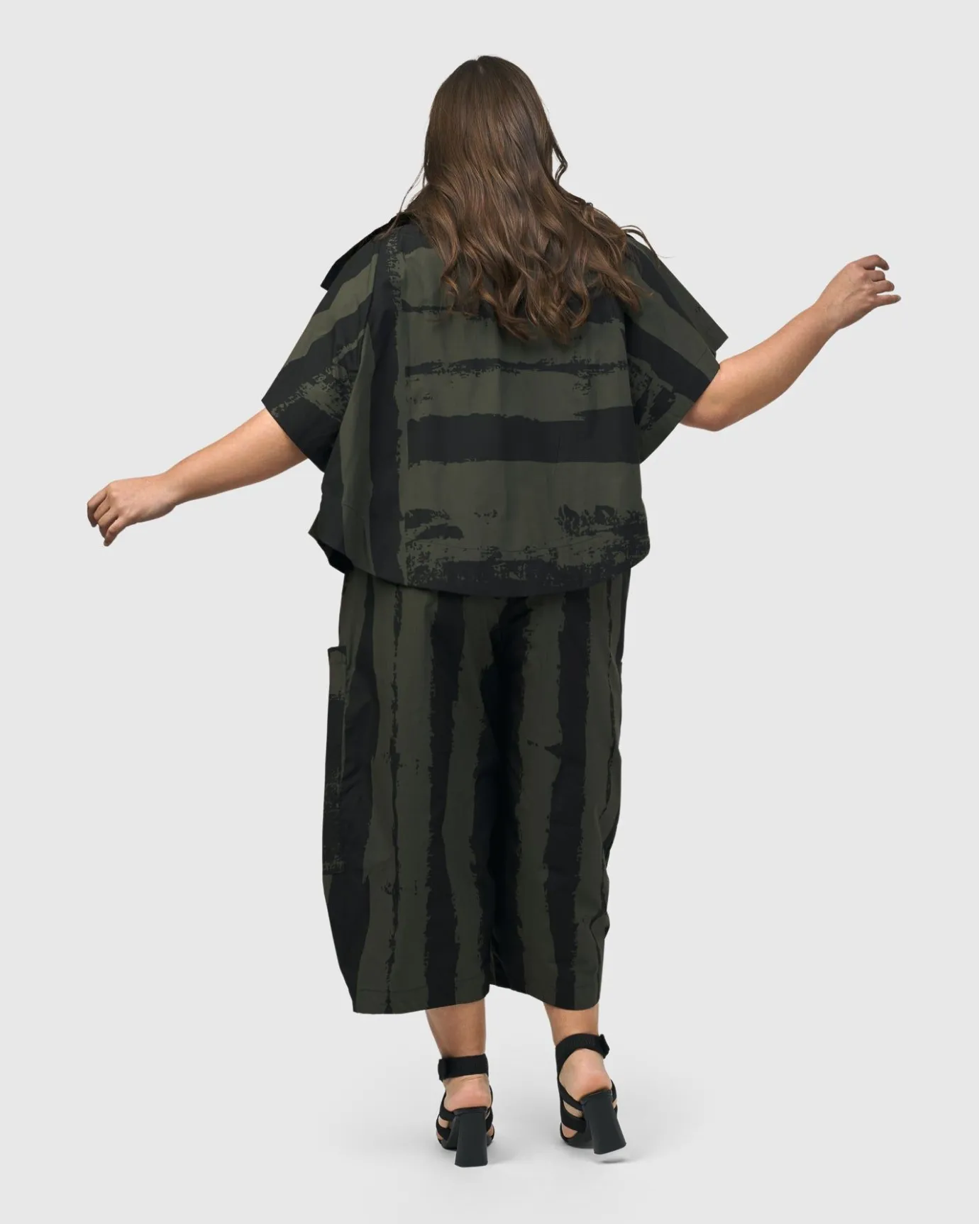 Women Alembika Jackets<Urban Sakura Cape Jacket, Khaki