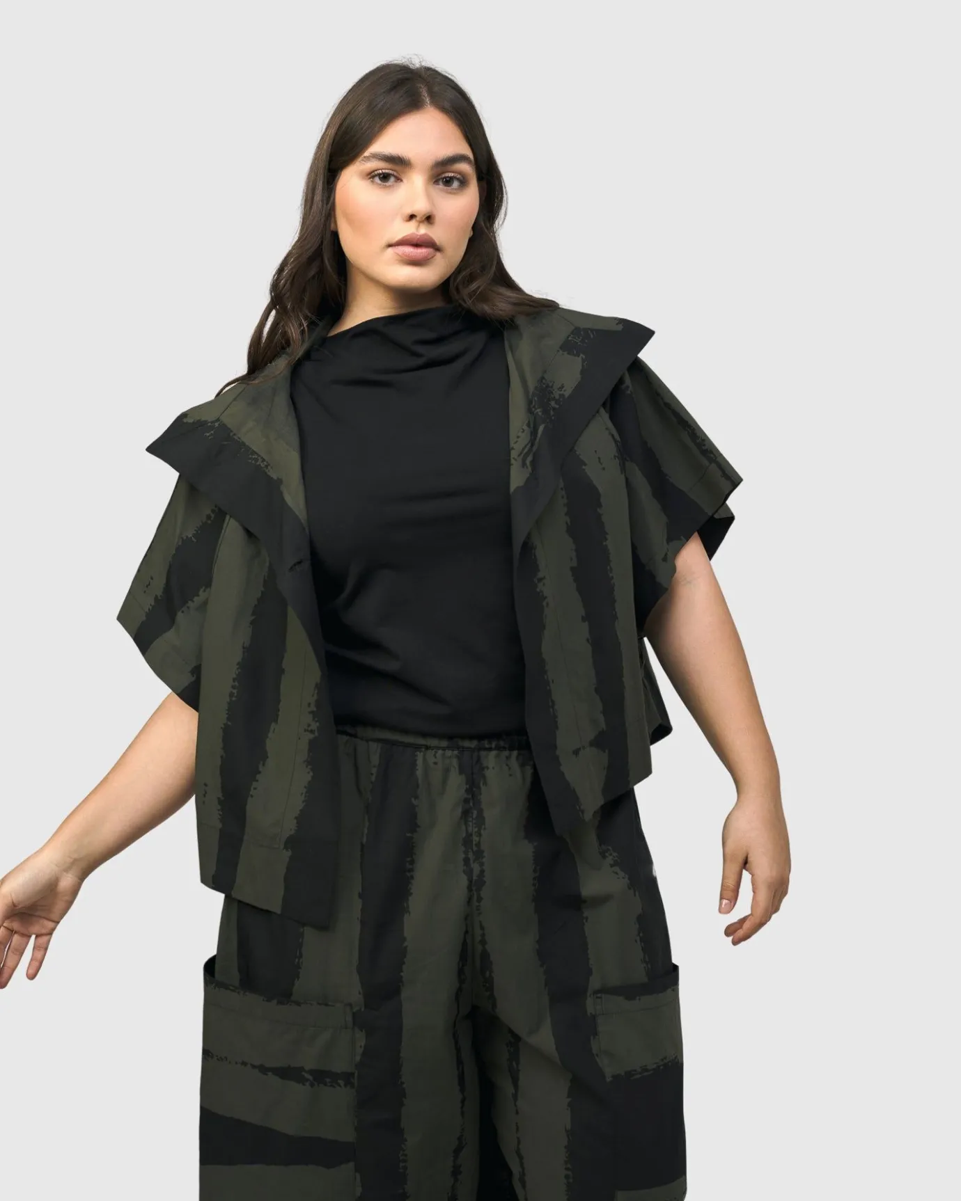 Women Alembika Jackets<Urban Sakura Cape Jacket, Khaki