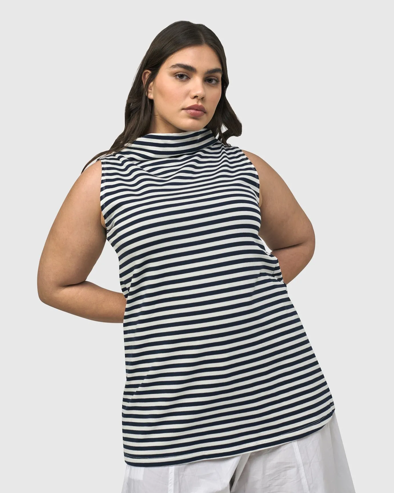 Women Alembika Plus<Urban Sleeveless Mockneck Top, Navy