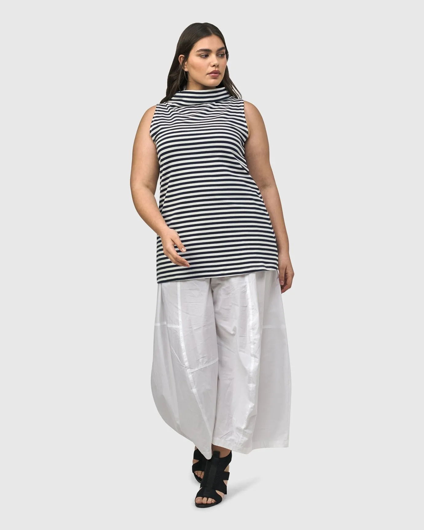 Women Alembika Plus<Urban Sleeveless Mockneck Top, Navy